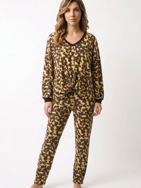 CY | Animal Print Cozy Two Piece Pajama Set Women’s Size Small